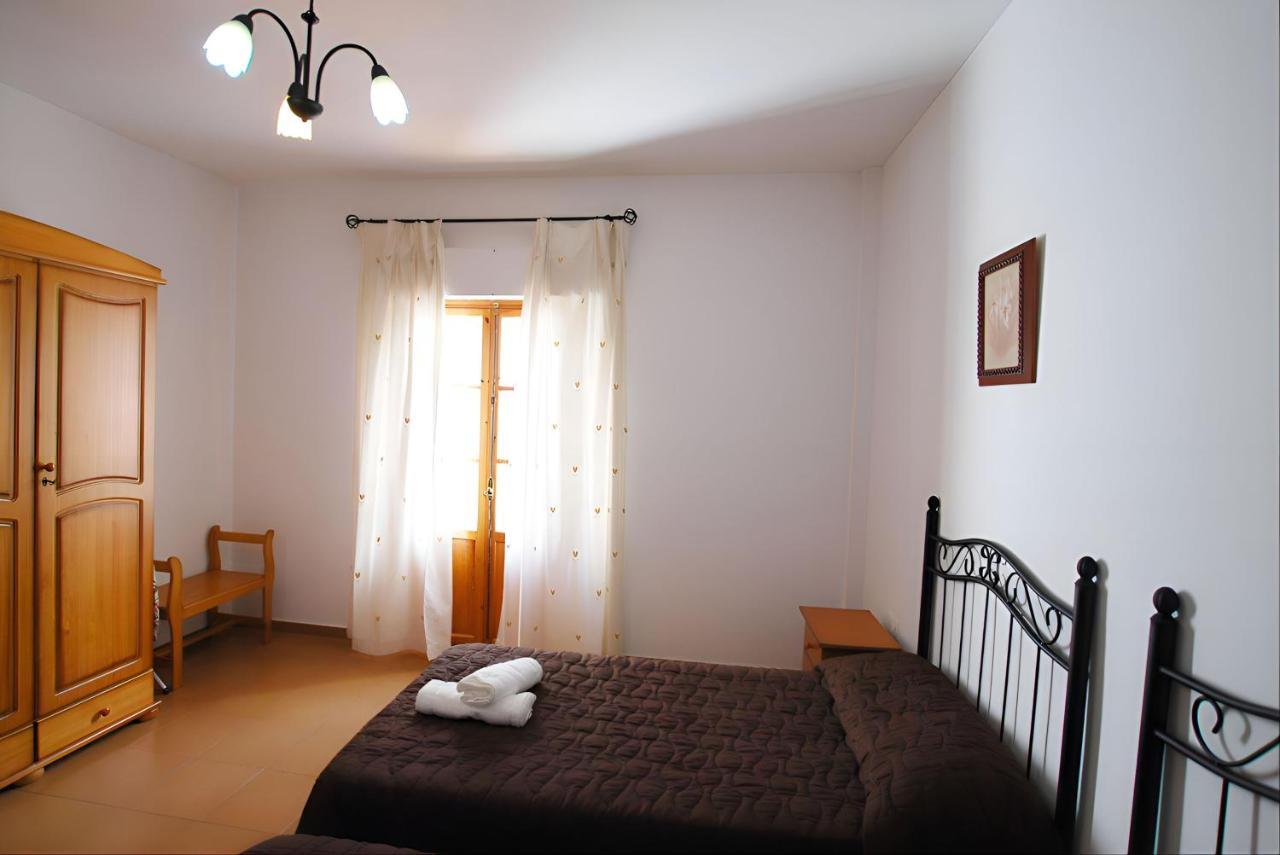 Apartamentos Garaje & Aire & Wifi & Solo Familias Y Parejas Conil De La Frontera Exteriör bild