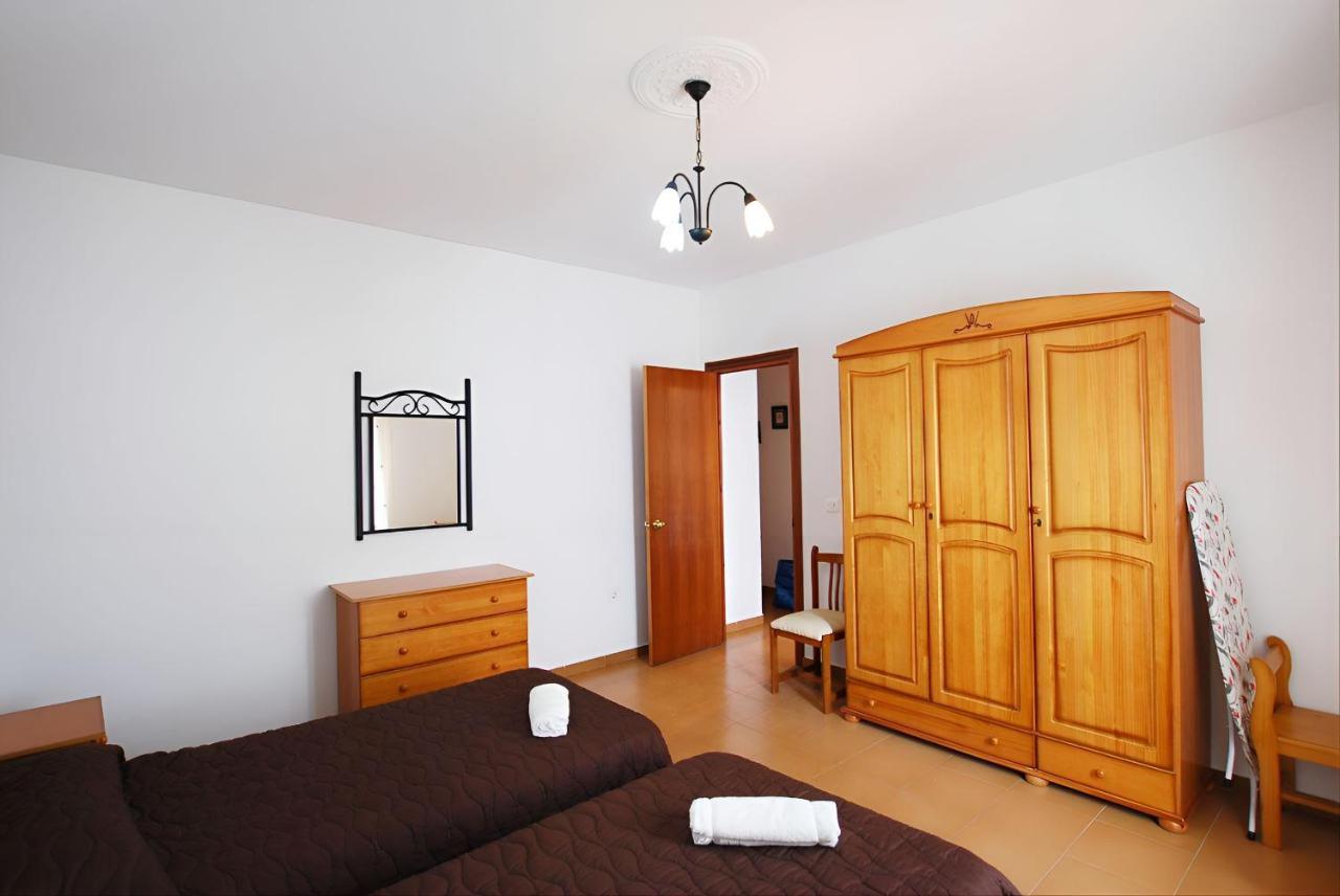 Apartamentos Garaje & Aire & Wifi & Solo Familias Y Parejas Conil De La Frontera Exteriör bild